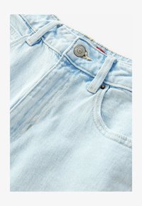 Non sélectionné, bleach denim
