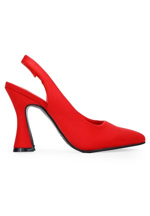 Zapatos de tacón alto de color rojo con parte trasera abierta, puntera puntiaguda, textura suave y diseño de tacón acampanado. Presentan una suela de goma negra.