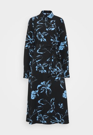 Svart langermet kjole med blått blomstermønster, krage, belte i midjen og strukturert stoff. Midilengde med avslappet passform.