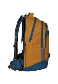 Zaino con una combinazione di colori marrone e blu, realizzato in tessuto resistente, dotato di più tasche e spallacci regolabili.