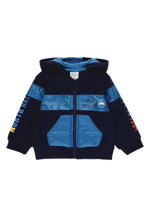 Marineblå toddler hættejakke med lyseblå striber, forlommer, lynlås og teksten "Winter Adventures" med bjerglogo på brystet.