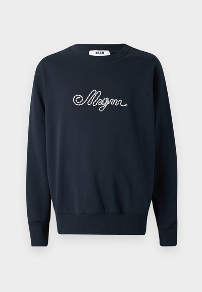 Felpa navy con colletto a giro, maniche lunghe, polsini e orlo a costine; presenta un testo decorativo ricamato in argento sul davanti.