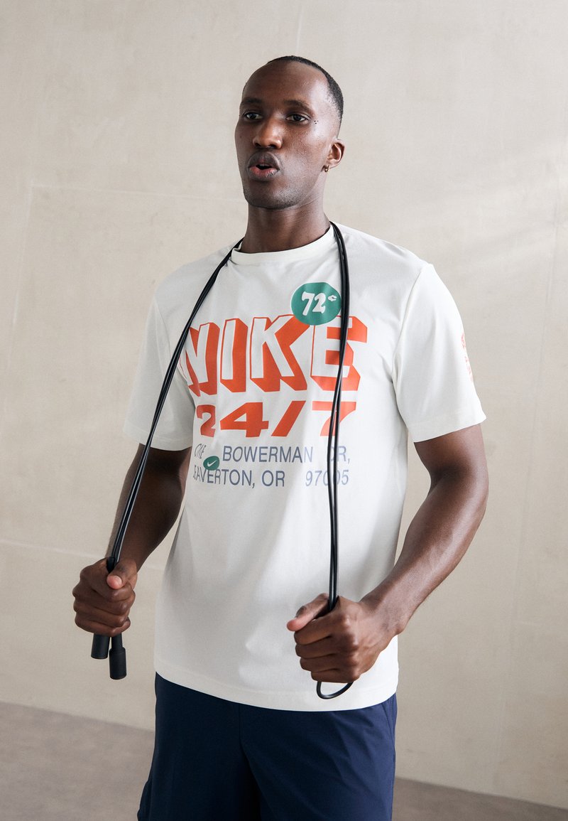 Nike Performance HYVERS - Camiseta deportiva - sail