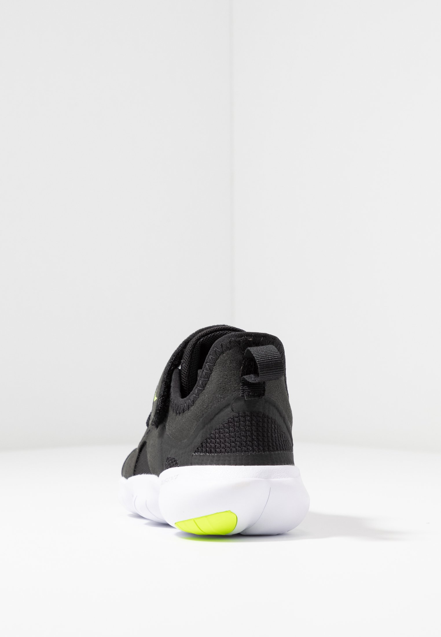 women's free rn flyknit 2018 - black/anthracite