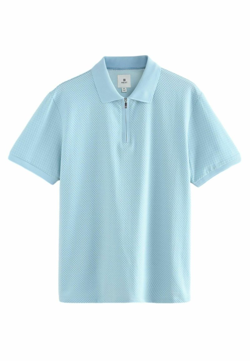 Polo de culoare albastră deschisă, cu mâneci scurte, guler cu fermoar și un model texturat. Fabricat dintr-un material respirabil, ideal pentru purtarea casual.