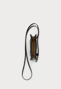 Thumbnail Image 4