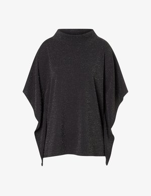 Zwarte glinsterende poncho-stijl top met brede zijkanten en een hoge halslijn, ontworpen voor een losse, gedrapeerde pasvorm.