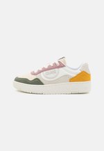 Sneakers Donna Colmar modello Austin 129 Bianco Taglia 36 Colore Bianco Sneakers Donna Colmar modello Austin 129 Bianco Taglia 36 Colore Bianco