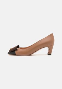 Sélectionné, praline/black