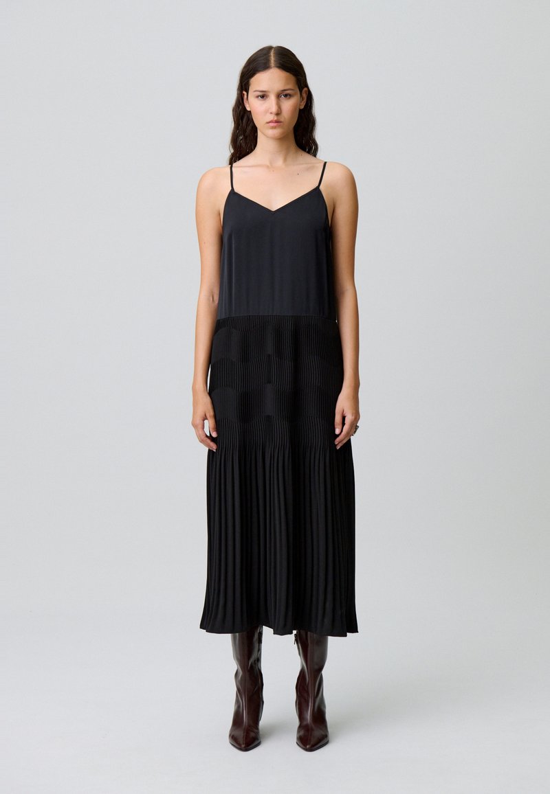 Robe Claudie Pierlot Taille 42, Bleu, Style évasé - Occasion Parfait état, Longueur Genou, Manches Trois-quarts