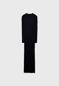 Abito a maglia lungo di un blu navy scuro con maniche lunghe e un collo semplice, caratterizzato da una silhouette dritta e un tessuto testurizzato.