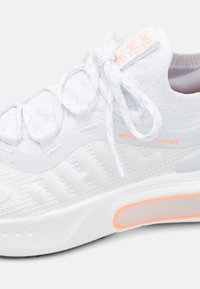 Under Armour PHANTOM 4 - Trainers - white