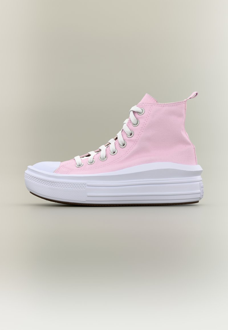 Αθλητικό παπούτσι τύπου high-top σε παστέλ ροζ καμβά με λευκά κορδόνια και παχιά λευκή λαστιχένια σόλα, σε ουδέτερο ανοιχτό φόντο.