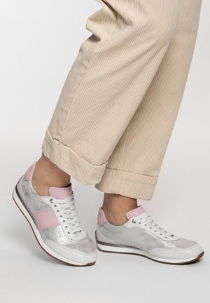 ara SCHNÜRER  - Matalavartiset tennarit - grau