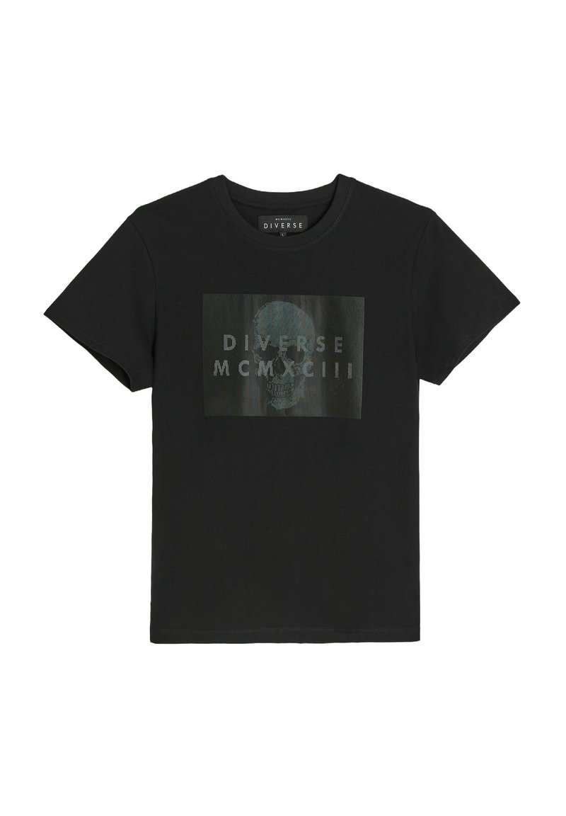 Czarny bawełniany t-shirt z przednim nadrukiem graficznym czaszki z tekstem "Diverse MCMXCIII" w prostokątnym wzorze. Krótkie rękawy, okrągły dekolt.