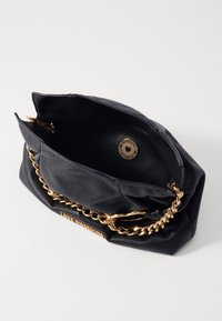 Thumbnail Image 4
