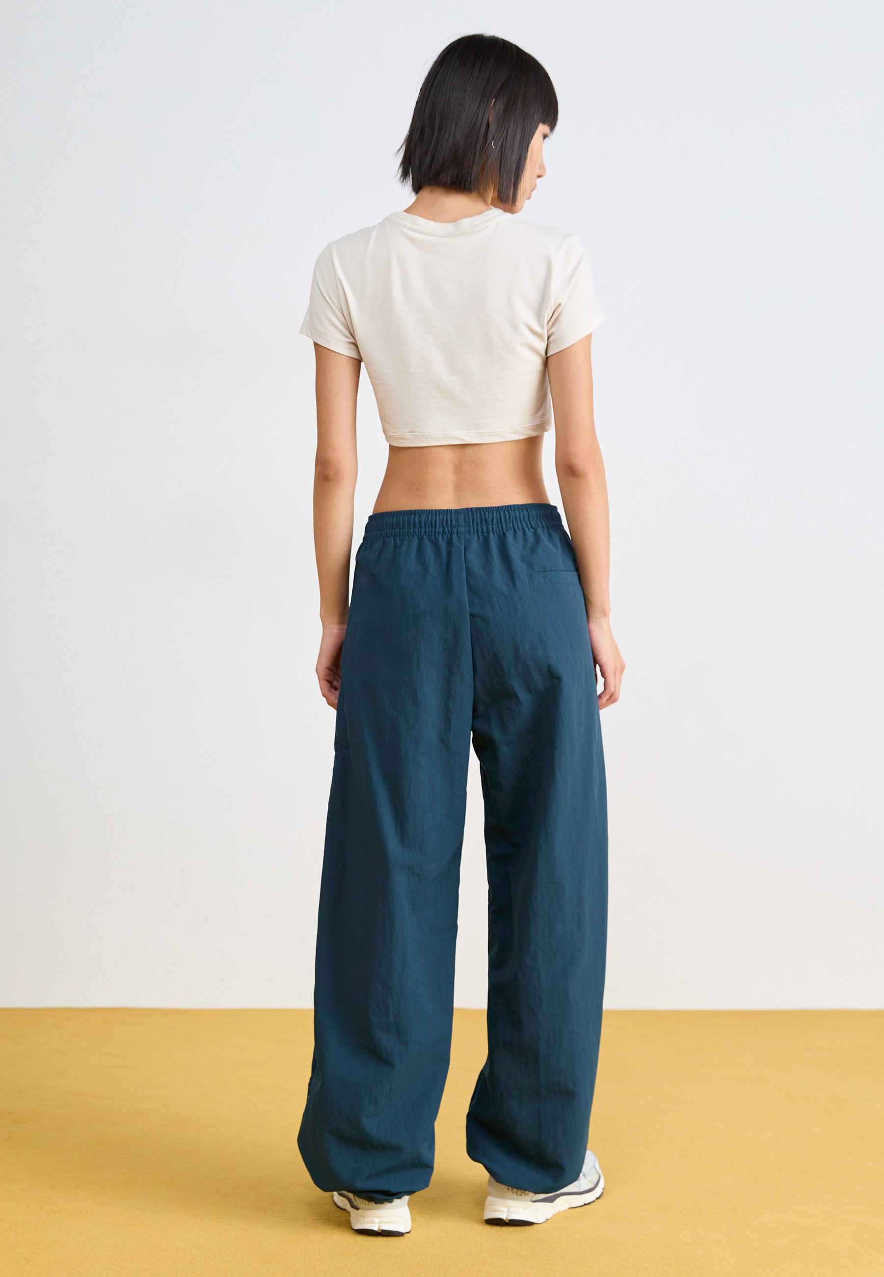 nike sportswear trend pant