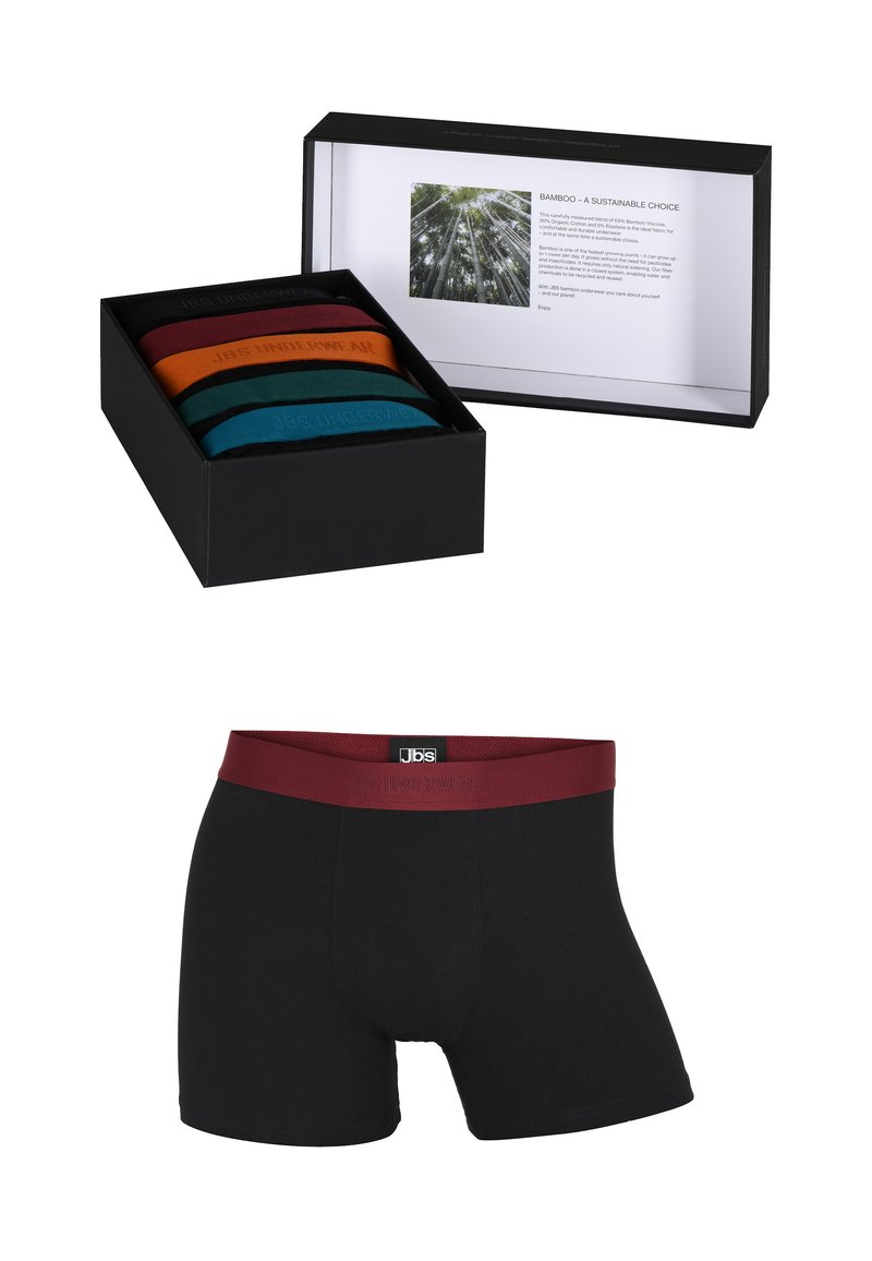Zwarte bamboe boxershorts met een bordeauxrood tailleband met het "JB"-logo; verpakt in een elegante zwarte doos met daarin drie kleurrijke paren.