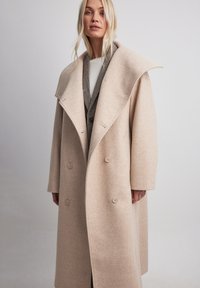 NA-KD Klasisks mētelis - light beige