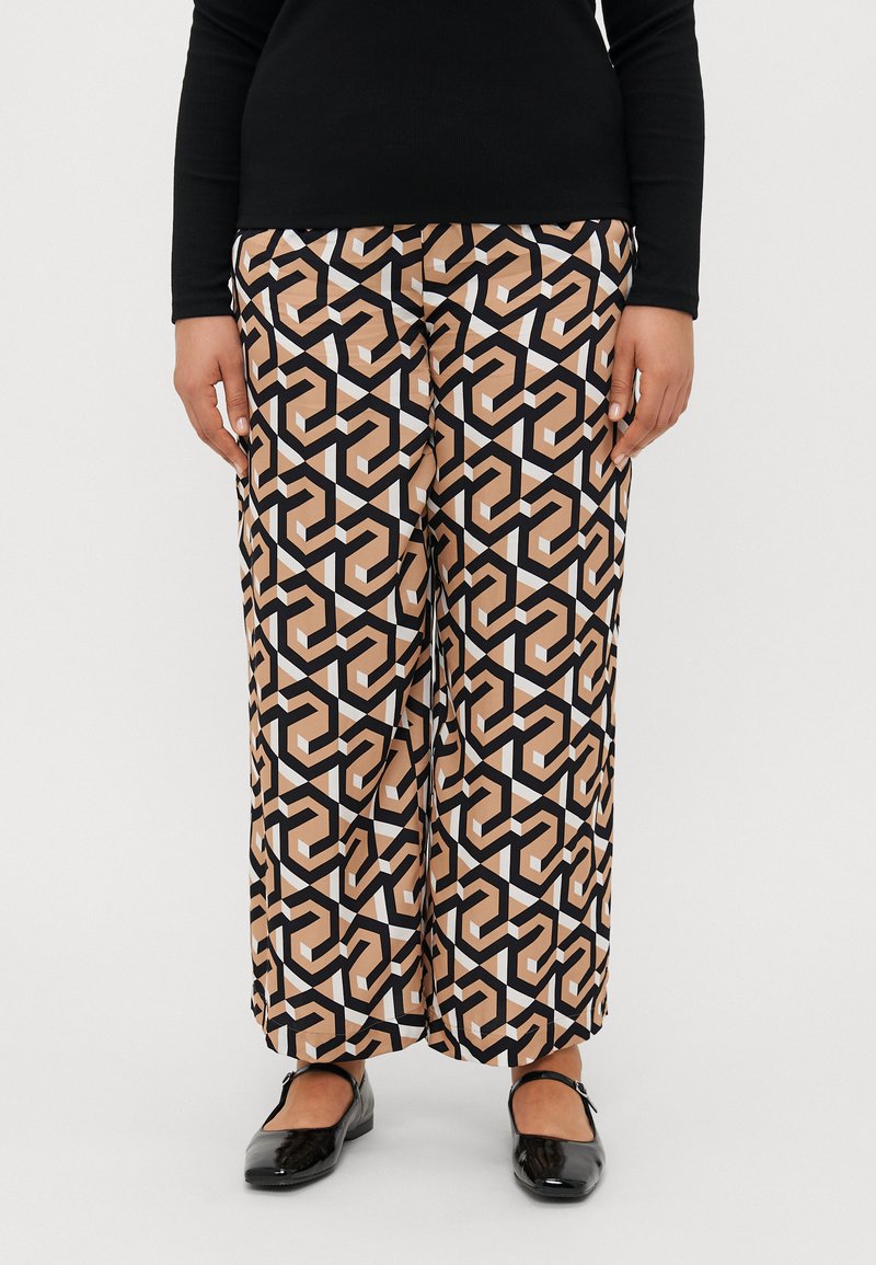 Geprinte wijde broek met een geometrisch ontwerp in beige, zwart en wit. Gemaakt van lichtgewicht stof, met een comfortabele pasvorm en een gladde textuur.