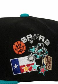Mitchell & Ness SIDEPATCHES SAN ANTONIO SPURS - Gorra - black