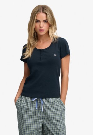 Superdry & Co, SUPERDRY ATHLETIC ESSENTIALS BUTTON DOWN T-SHIRT.. - T-shirt imprimé - eclipse navy