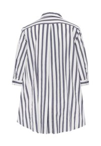 Gestreiftes Hemd aus weißem Stoff mit marineblauen vertikalen Streifen, einem Kragen und Dreiviertelärmeln mit geknöpften Manschetten.