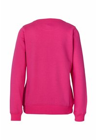 Fuksjowa bluza, wykonana z miękkiej bawełny; posiada długie rękawy, okrągły dekolt oraz ściągacze na dole i przy mankietach, o gładkiej fakturze.