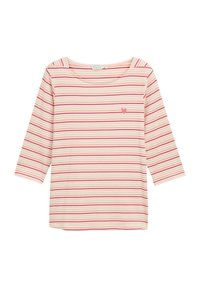 Maglietta a maniche lunghe a righe in rosa chiaro e bianco, con strisce orizzontali di larghezze variabili e un piccolo design a forma di cuore sul petto.