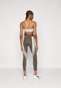 adidas Performance TECHFIT 7/8 - Trikoot - shadow olive/silver pebble