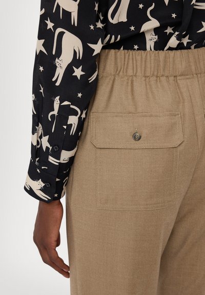 WEEKEND MaxMara HATELEY - Hlače - cammello