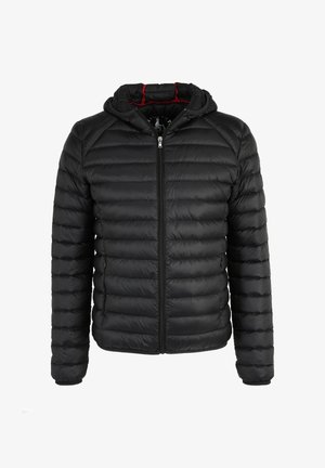 Schwarze gesteppte Steppjacke mit Kapuze, durchgehendem Frontreißverschluss und horizontalen Steppnähten, dargestellt vor weißem Hintergrund.