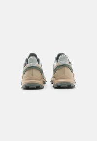 Salomon SUPERCROSS 4 GTX - Löparskor terräng - metal/white pepper/sedona sage