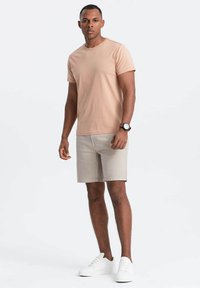 Ombre T-shirt basic - beige