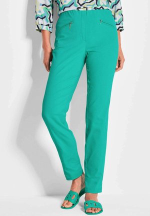 GOLDNER STRETCH LOUISA SUPER ELASTIC WITH ZIP POCKETS - Stoffhose - green