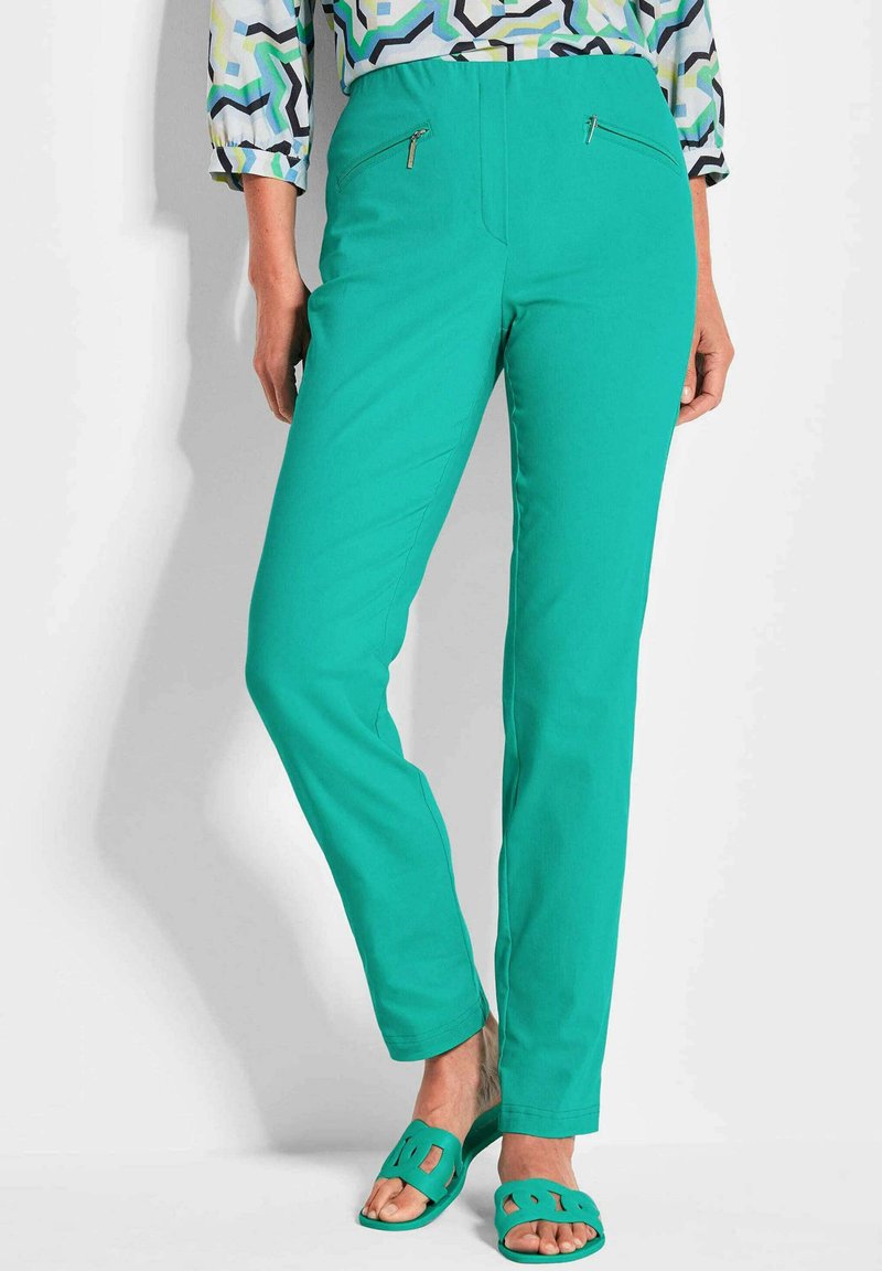 GOLDNER STRETCH LOUISA SUPER ELASTIC WITH ZIP POCKETS - Stoffhose - green
