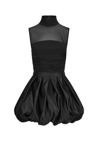 Robe noire avec un col montant, un corsage ajusté avec des détails froncés et une jupe évasée avec une texture plissée. Fini en tissu lisse.