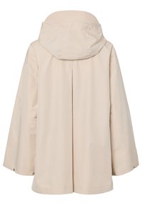 Beež kapuutsiga vihmajope pikkade varrukatega, tagaküljel voltide detail ja nööpkinnitusega mansetid, nähtav tagantpoolt.