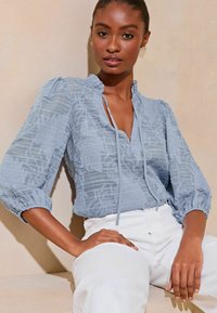 Lipsy REGULAR FIT - 3/4 SLEEVE TIE NECK - Camicetta - blue