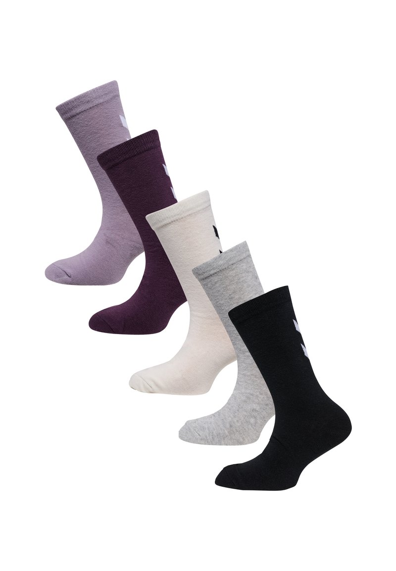 Cinq paires de chaussettes de couleurs variées : violet clair, violet foncé, crème, gris et noir. Chaque chaussette possède une bordure côtelée et un logo discret.