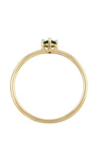 Goldener Ring mit einem glatten Band und einem in Krappen gefassten grünen Edelstein oben, mit einer polierten Oberfläche und ohne zusätzliche Verzierungen.