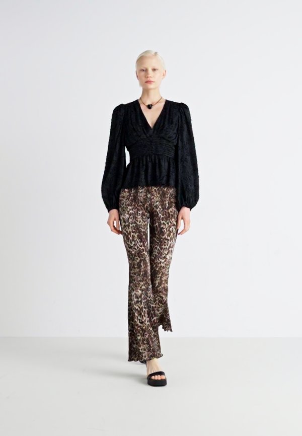 V NECK BLOUSE - Blouse4