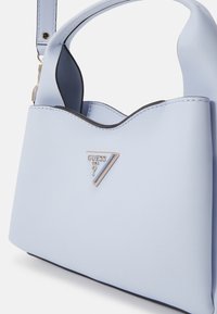 Guess IWONA - Handtas - sky blue