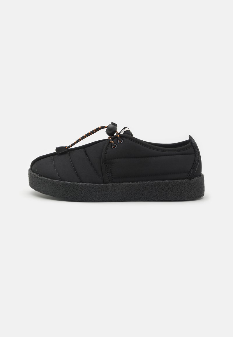 Clarks Originals TREK CUP - Stringate sportive - black