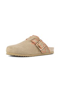 Zoccoli in suede beige senza lacci, con dettagli arancioni e una fibbia argentata. Texture morbida, punta arrotondata e suola in gomma.