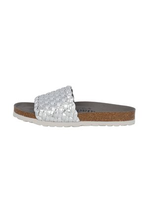 Sandale en argent tressée avec une semelle en liège, dessus texturé, design plat et semelle en caoutchouc blanc. Style décontracté et ouvert à l'avant.