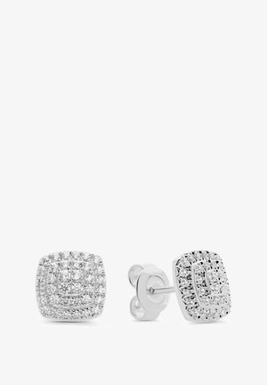 Quadratische silberne Ohrstecker mit mehreren kleinen klaren Edelsteinen, die in konzentrischen Schichten angeordnet sind, gesichert mit Schmetterlingsverschluss.