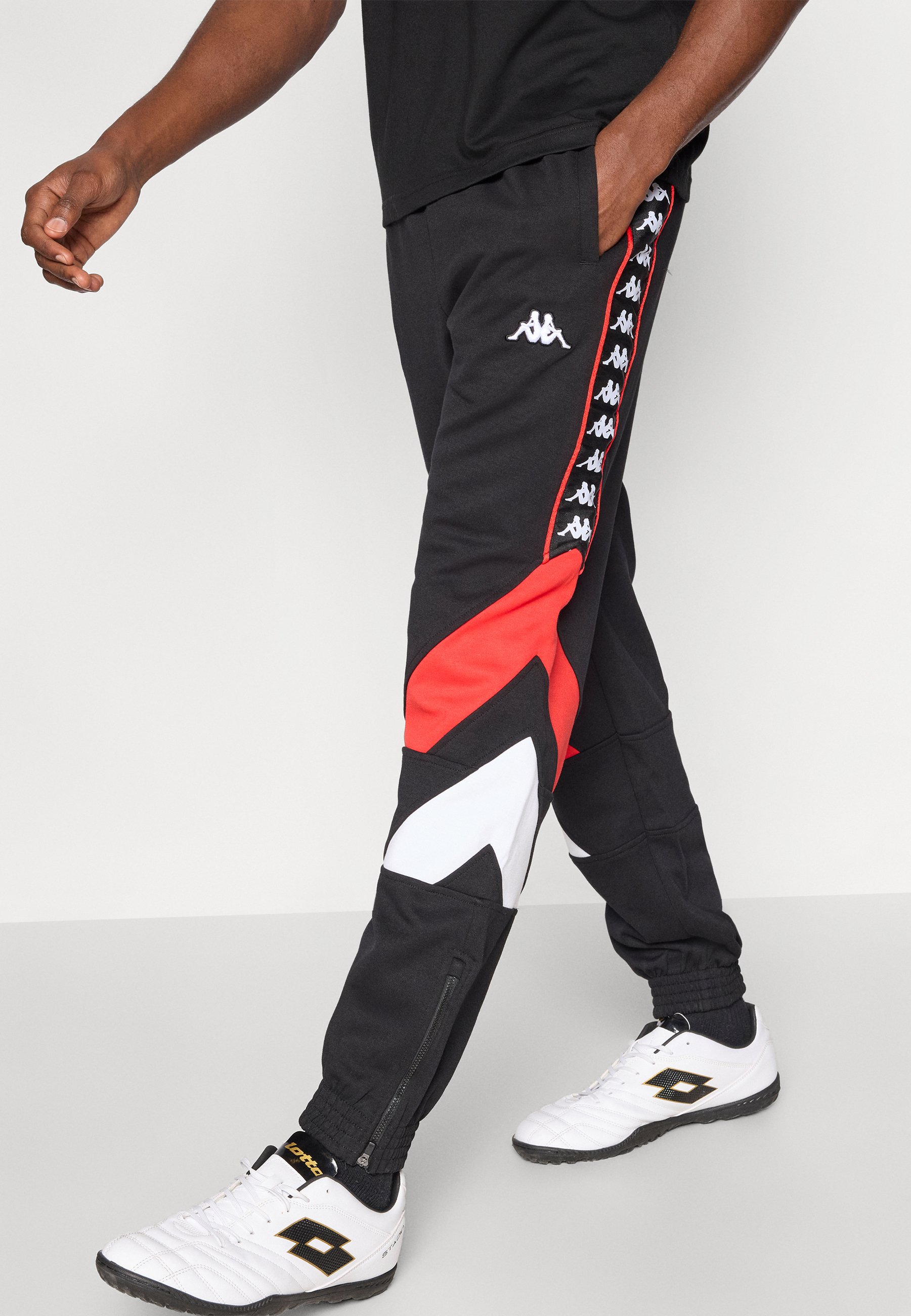 cute outfits with black nike sweatpants