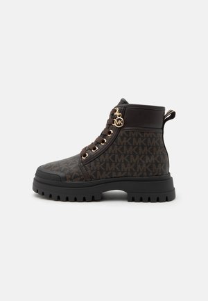 Michael Kors Kids, PAYTON KAMRYN KIDS TEENS - Schnürstiefelette - brown/butternut
