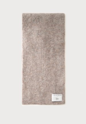 Beige ribstrikket tørklæde med et lille hvidt mærke med teksten "Tiger of Sweden" og et tigerlogo i den ene ende.